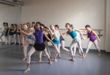 Kids dancing in a studio