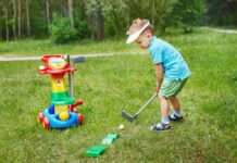 Family-Friendly Events in the Delaware Valley: June 27-28 A little boy playing mini-golf